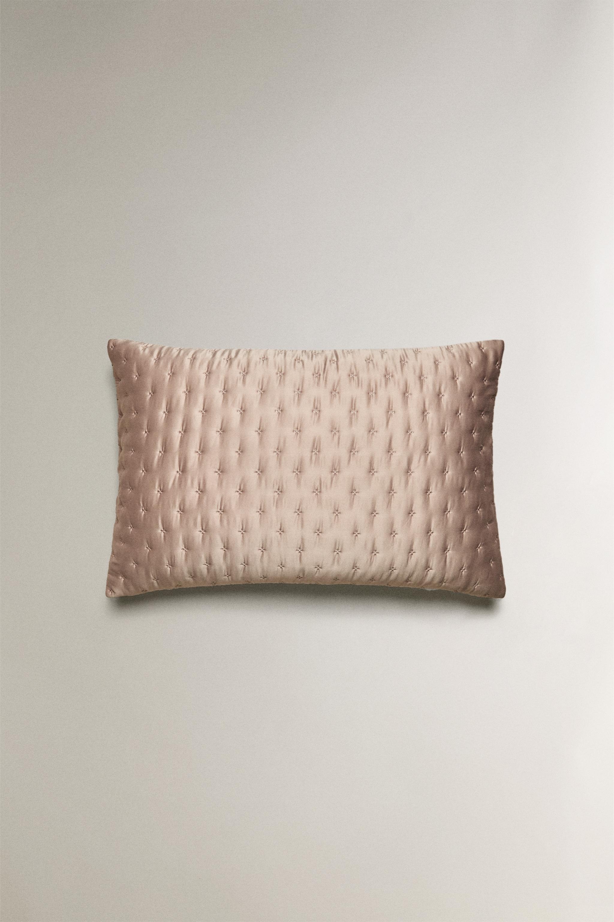 PLAIN SATEEN PILLOW SHAM FOR QUILT WITH KNOTS